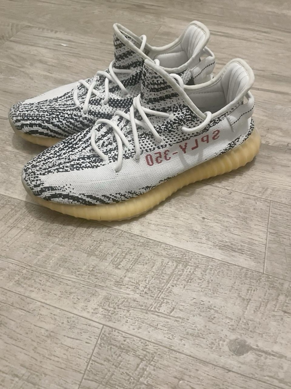 Yeezy 350 V2 zebra